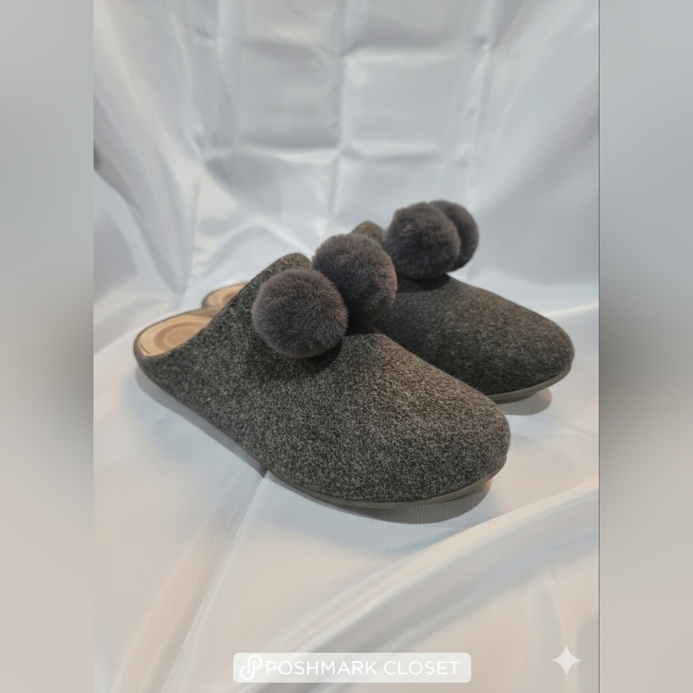 Fuzzy Pom Pom Slippers Mules Grey Felt Size 8 GUC